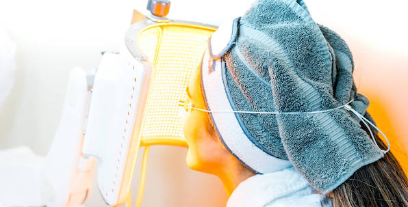 Gentlewaves back side of light machine for anti-aging LED photomodulation treatment